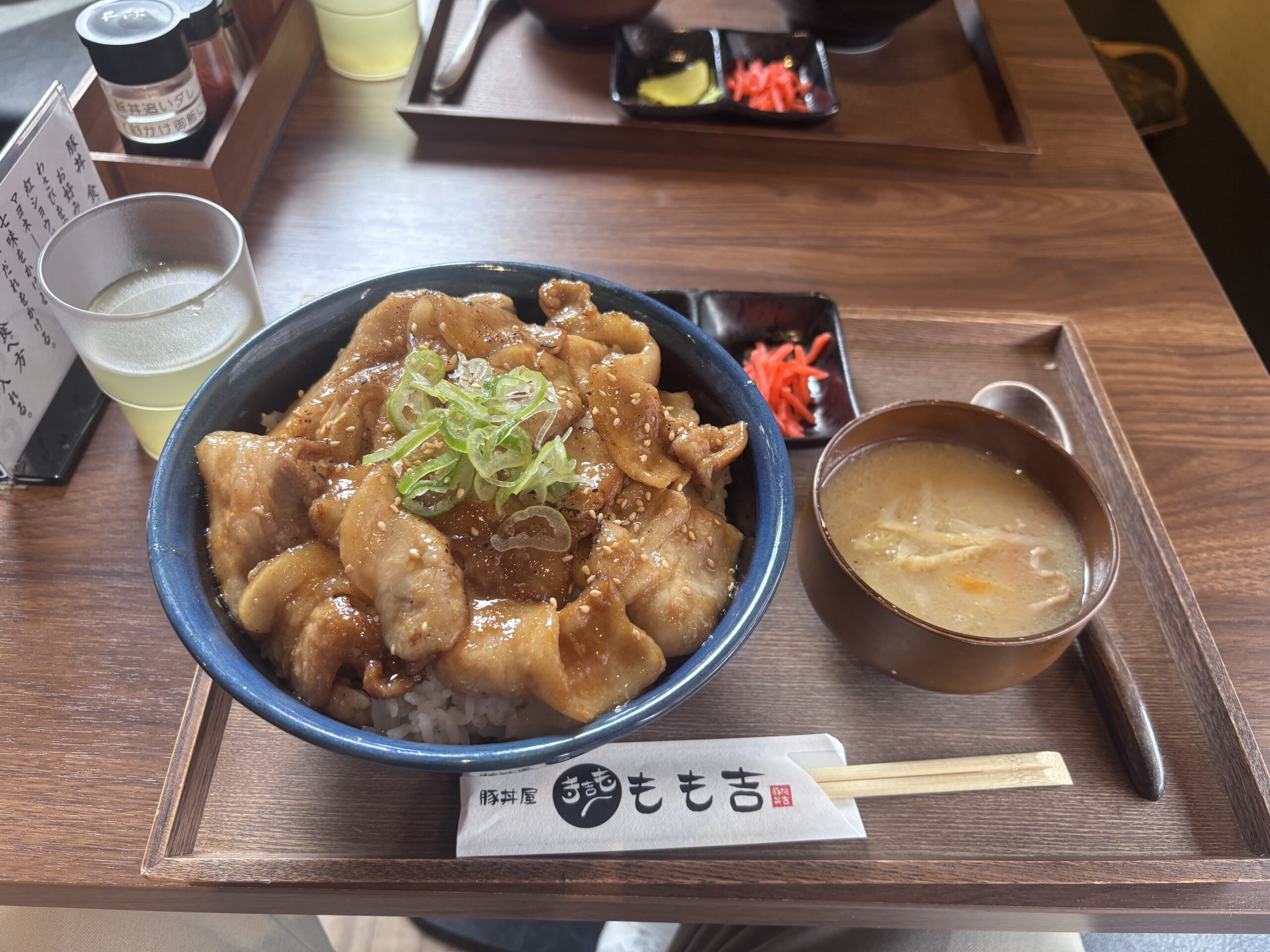 豚丼屋もも吉の豚丼
